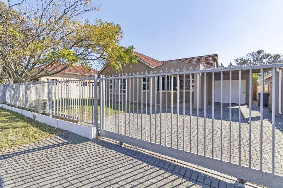 3 Bedroom Property for Sale in Kenwyn Western Cape